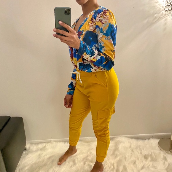 Stylish Yellow Pant/Leggings - Picture 2 of 11